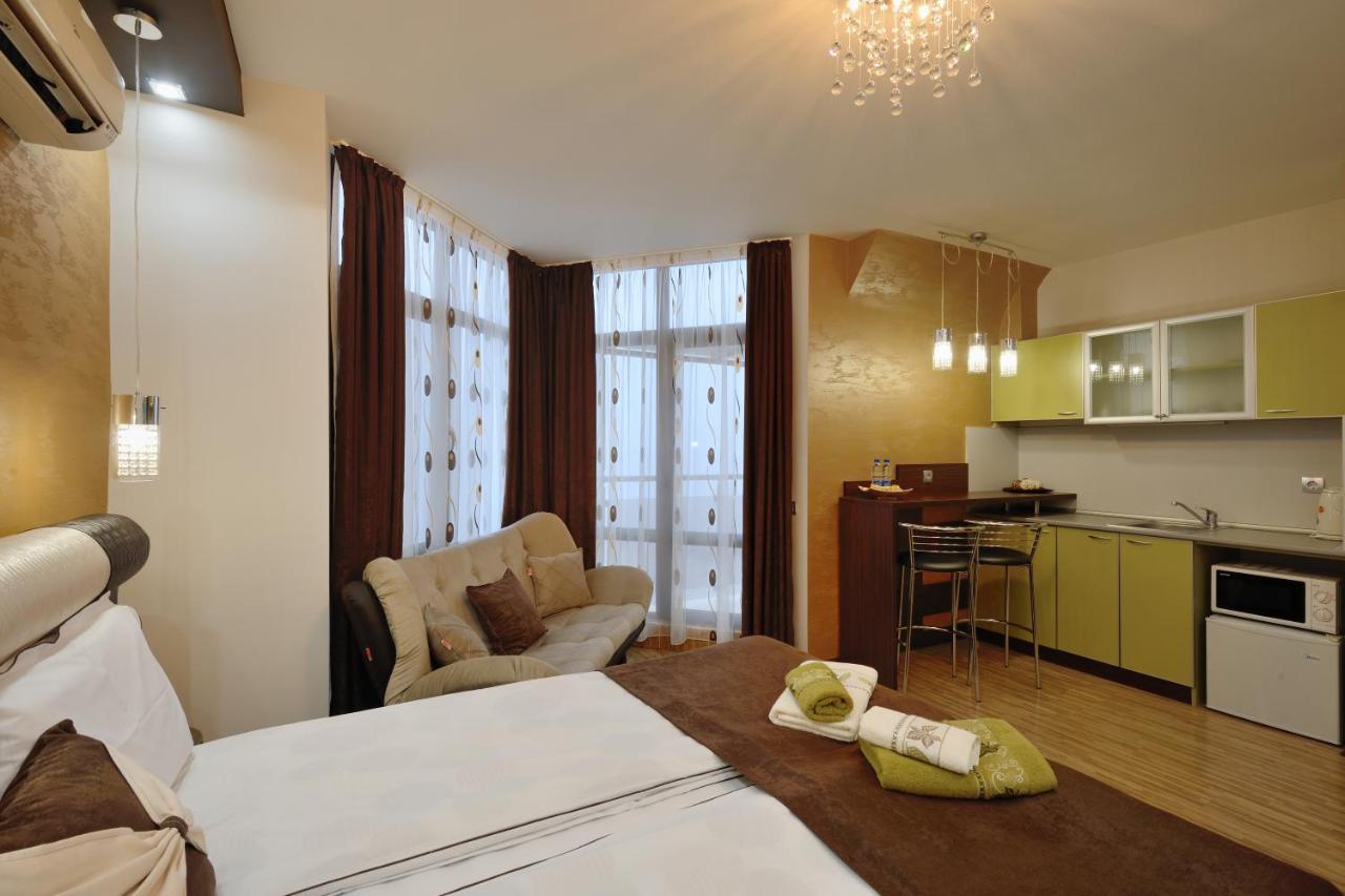 Fantasy Apartaments And Studios Avenue Комплекс Фантазия Хисаря Exterior photo