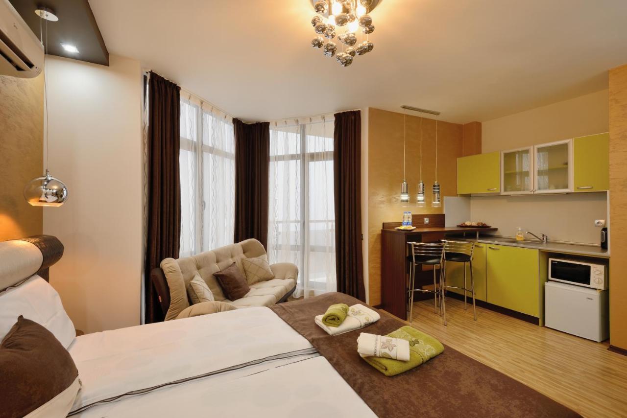 Fantasy Apartaments And Studios Avenue Комплекс Фантазия Хисаря Exterior photo
